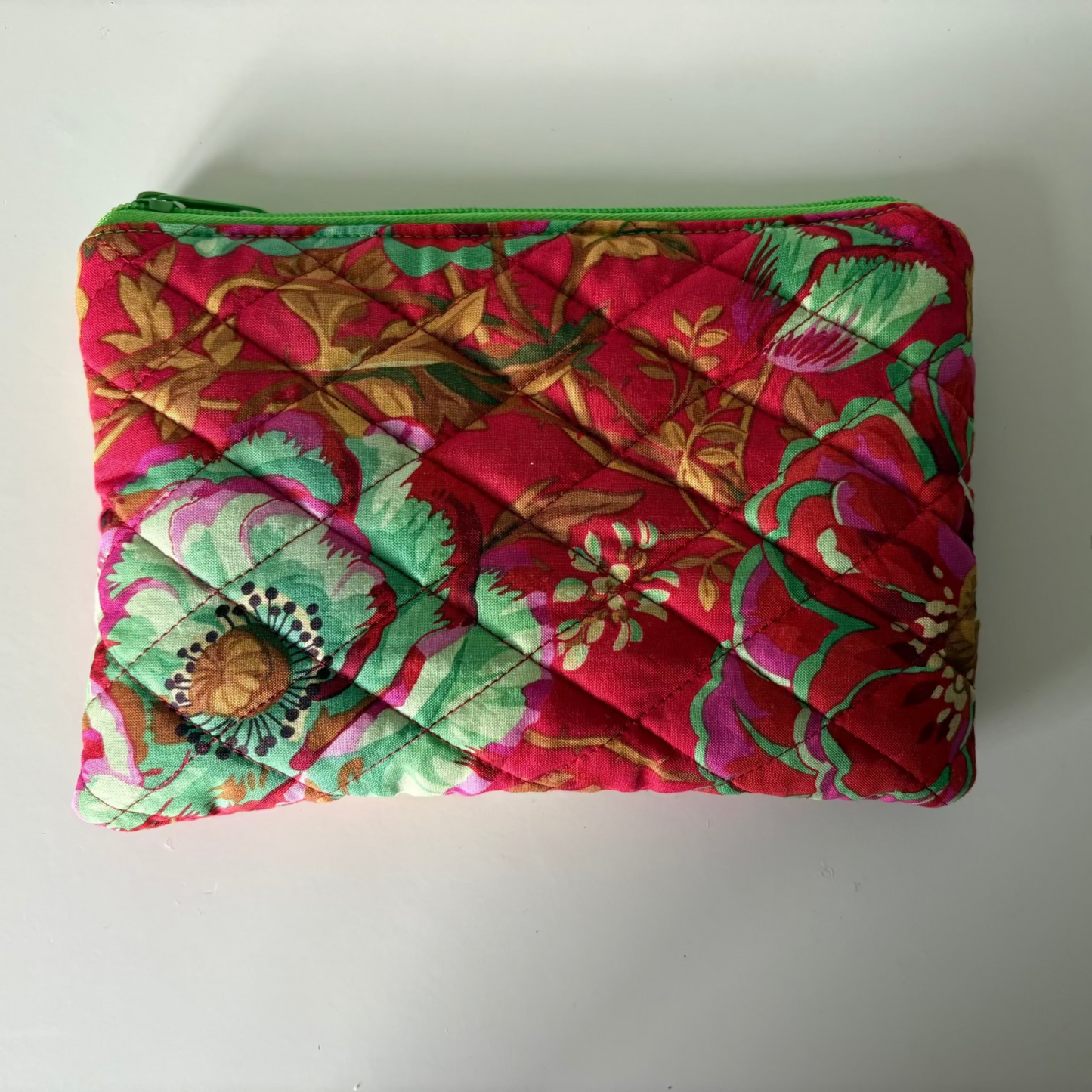 Dorothy's Rose Garden - Quilted Medium Zip Pouch