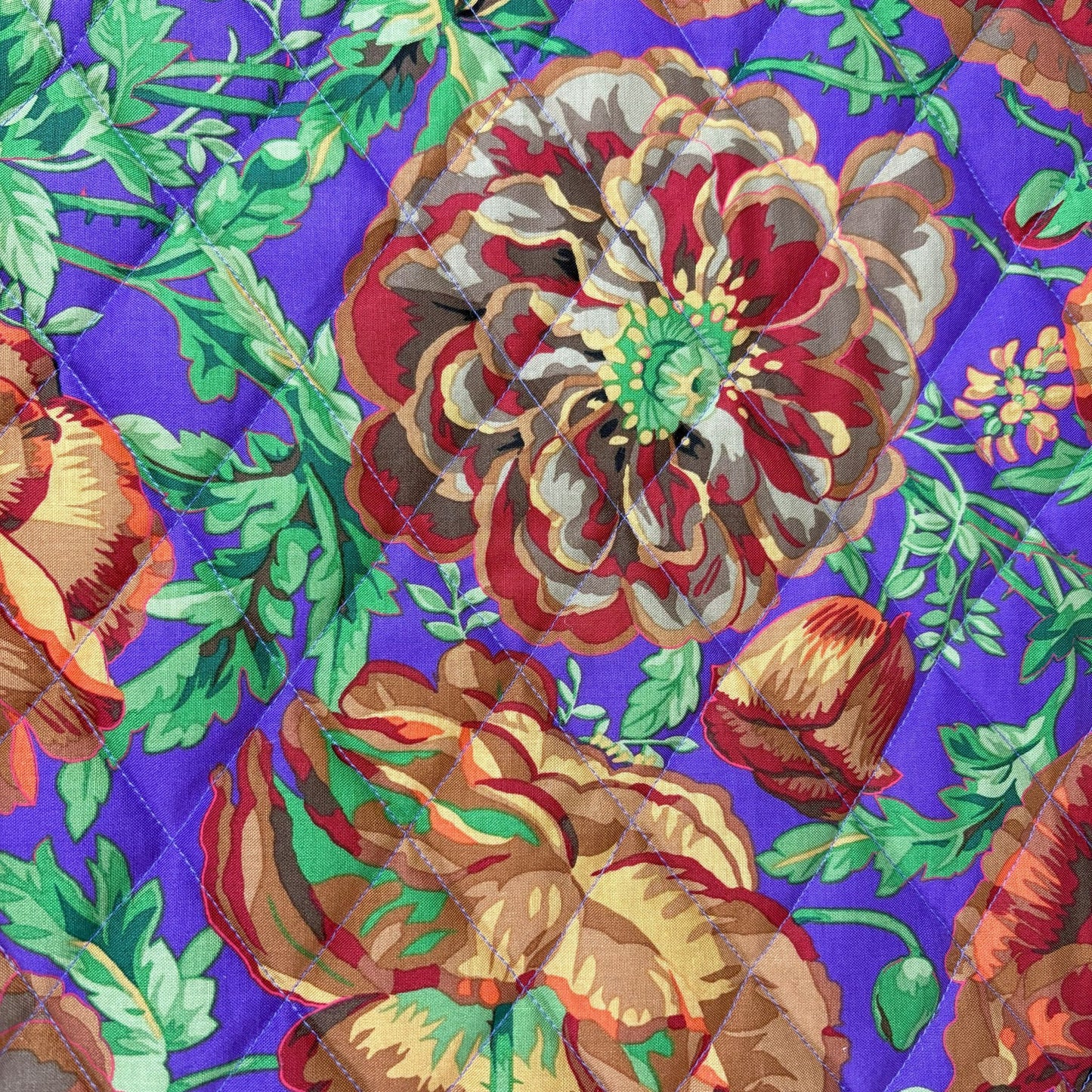 Dorothy's Rose Garden - Quilted Medium Zip Pouch